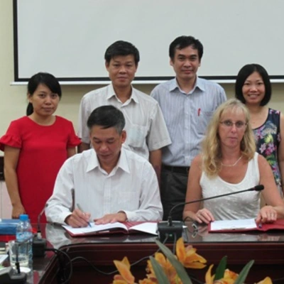 Thỏa thuận hợp tác quốc tế giữa trường Đại học Dược Hà Nội và Đại học Paris-Sud 11