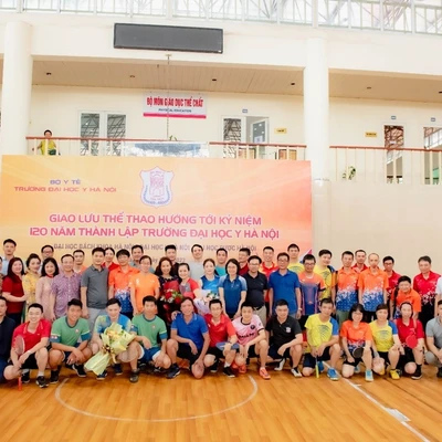 Công đoàn Trường Đại học Dược Hà Nội tham gia giao hữu thể thao tại Đại học Y Hà Nội