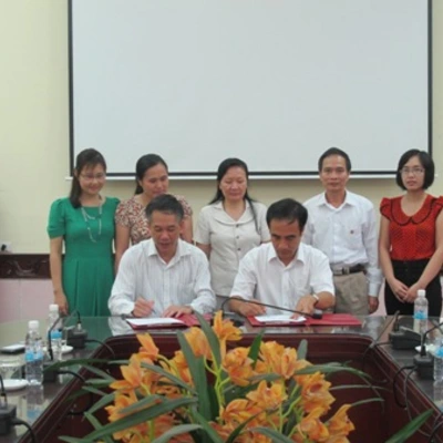 Cam kết hợp tác giữa Trường Đại học Dược Hà Nội và Bệnh viện Việt Nam Thụy Điển Uông Bí