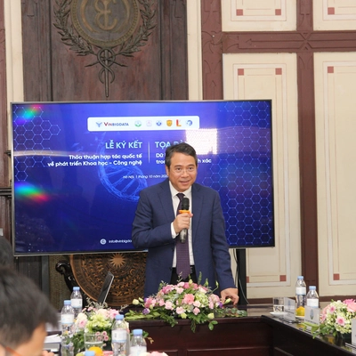 Lễ ký kết thỏa thuận hợp tác phát triển Khoa học Công nghệ và  Tọa đàm: Dữ liệu lớn trong Y học chính xác.