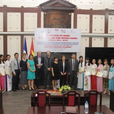 Lễ trao Bằng tốt nghiệp Thạc sĩ khoa học Dược Mekong Pharma Khóa 3 (2014 – 2016)
