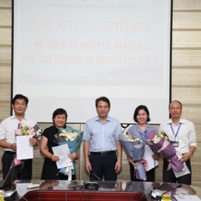 Công bố và trao Quyết định bổ nhiệm, bổ nhiệm lại  và kéo dài thời gian giữ chức vụ quản lý các đơn vị
