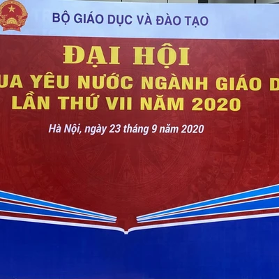 Trường Đại học Dược Hà Nội vinh dự nhận Bằng khen tập thể, cá nhân điển hình tiên tiến tại Đại hội Thi đua yêu nước ngành Giáo dục.