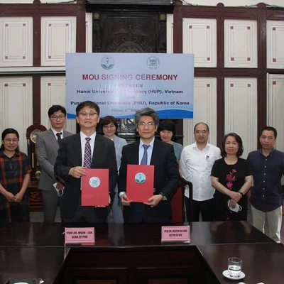 Lễ kế kết Thỏa thuận hợp tác giữa Trường Đại học Dược Hà Nội, Việt Nam với Trường Đại học Quốc gia Pusan, Hàn quốc