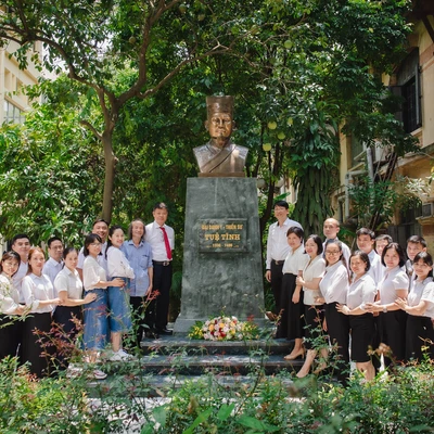 Viên chức khoa Dược liệu - Dược học cổ truyền