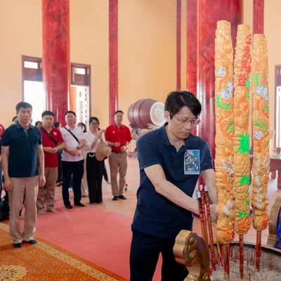 CÔNG ĐOÀN TRƯỜNG ĐẠI HỌC DƯỢC HÀ NỘI THAM GIA CÁC HOẠT ĐỘNG Ý NGHĨA NHÂN DỊP KỶ NIỆM 50 NĂM NGÀY GIẢI PHÓNG MIỀN NAM THỐNG NHẤT ĐẤT NƯỚC CÙNG KHỐI THI ĐUA SỐ 2 - CÔNG ĐOÀN GIÁO DỤC VIỆT NAM