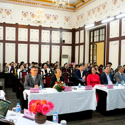 Trường Đại học Dược Hà Nội tổ chức Hội thảo kỷ niệm 15 năm xây dựng và phát triển Tạp chí nghiên cứu dược và thông tin thuốc